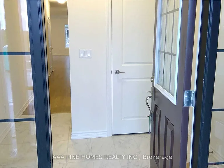 61 Laing Dr — Photo 2