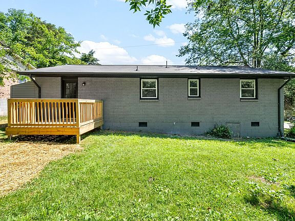 5th image of 600 Maclaurin Ct