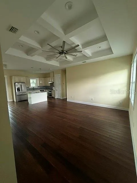 3 bed, 2.0 bath, 1486 sqft, $2,175 — Photo 2
