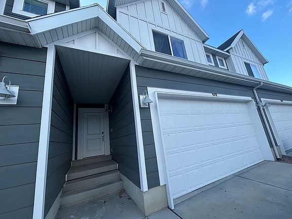 2nd image of 577 S Gooseneck Way