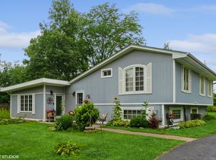 27240 N Longwood Rd, Lake Forest, IL 60045