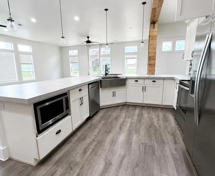 1043 Potts Dr — Photo 14