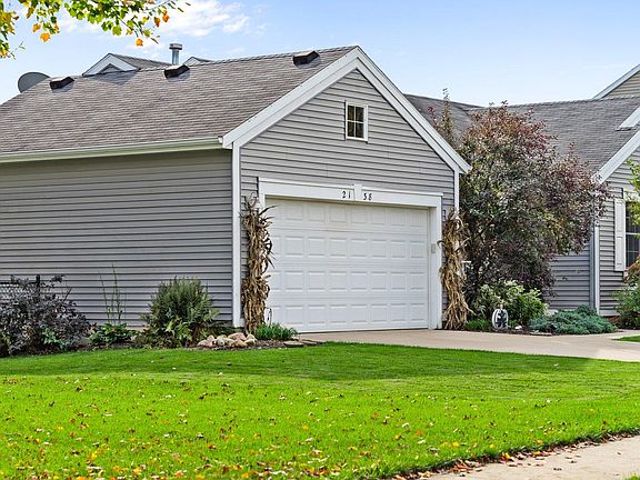 2nd image of 2138 Hollyhock St NE
