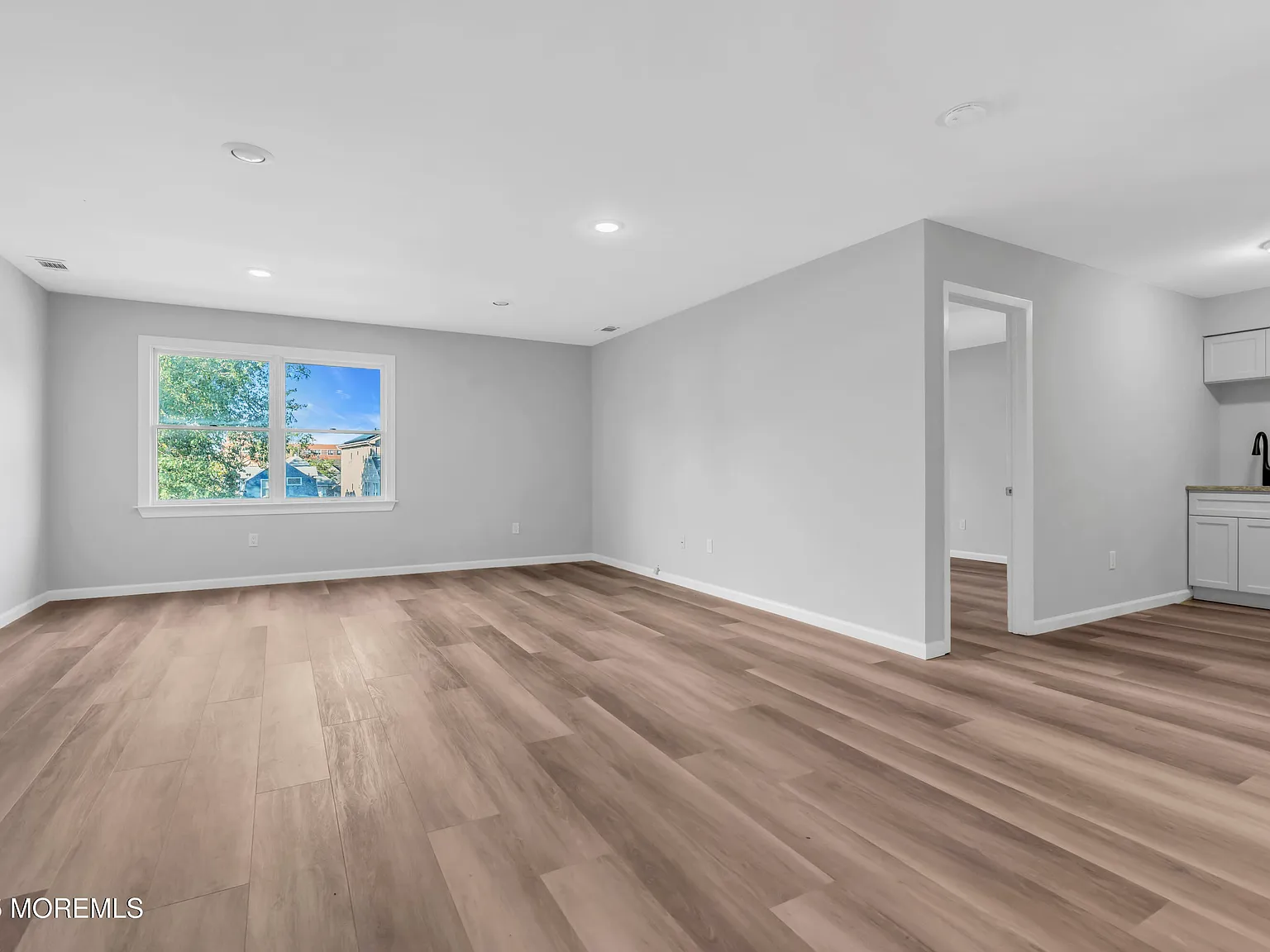 1 bed, 728 sqft, $1,700 — Photo 4