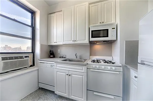 Rented by Bank Neary | media 10