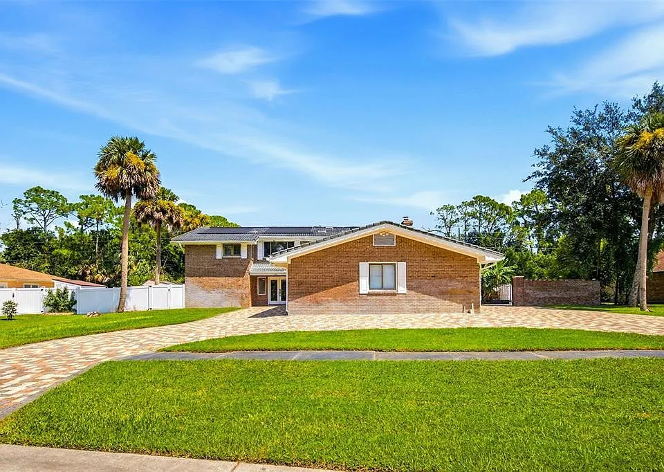 433 Pelican Bay Dr