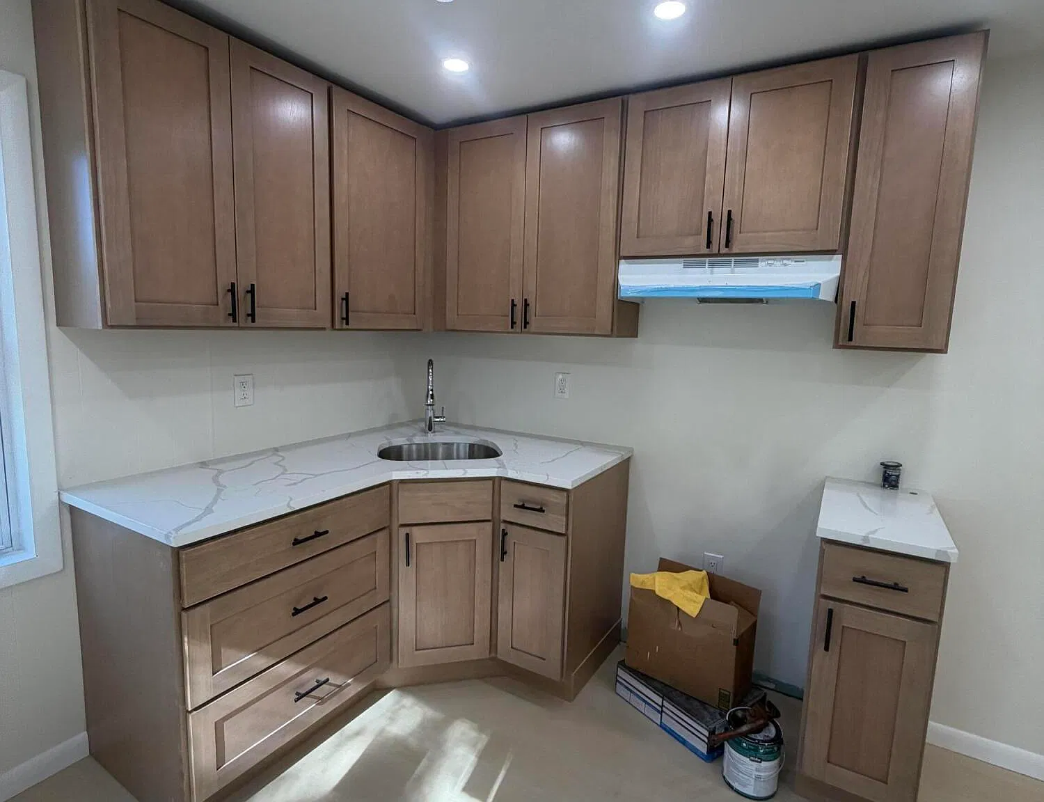 4 bed, 1.0 bath, 1002 sqft, $1,400 — Photo 2