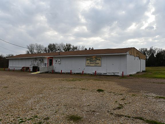 3rd image of 1100 N Seven Points Dr