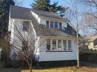 17 Winchester Rd, Rochester, NY 14617