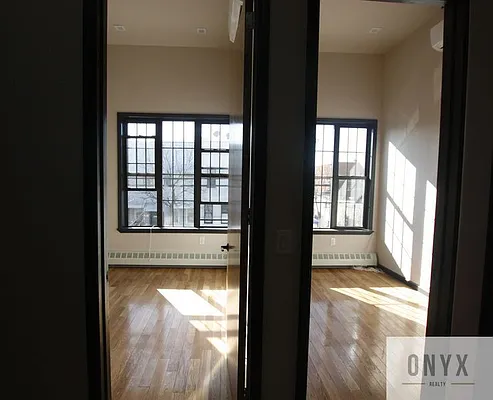 Rented by Onyx | media 7