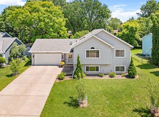 4876 Erickson Dr, New Hope, MN 55428