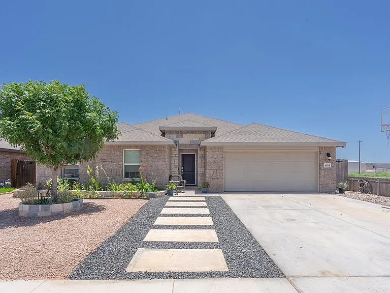 8404 E County Road 115 — Photo 1