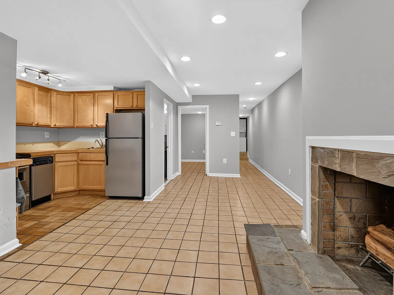 2 bed, 1.5 bath, 750 sqft, $2,499 — Photo 4