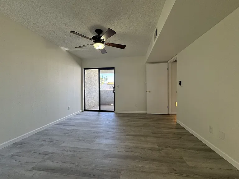 850 S River Dr — Photo 35