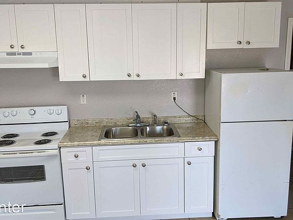 2nd image of 2719 W Maryland Ave #1