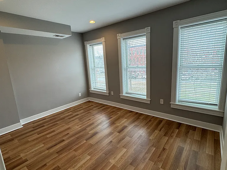 1519 N Broadway — Photo 10