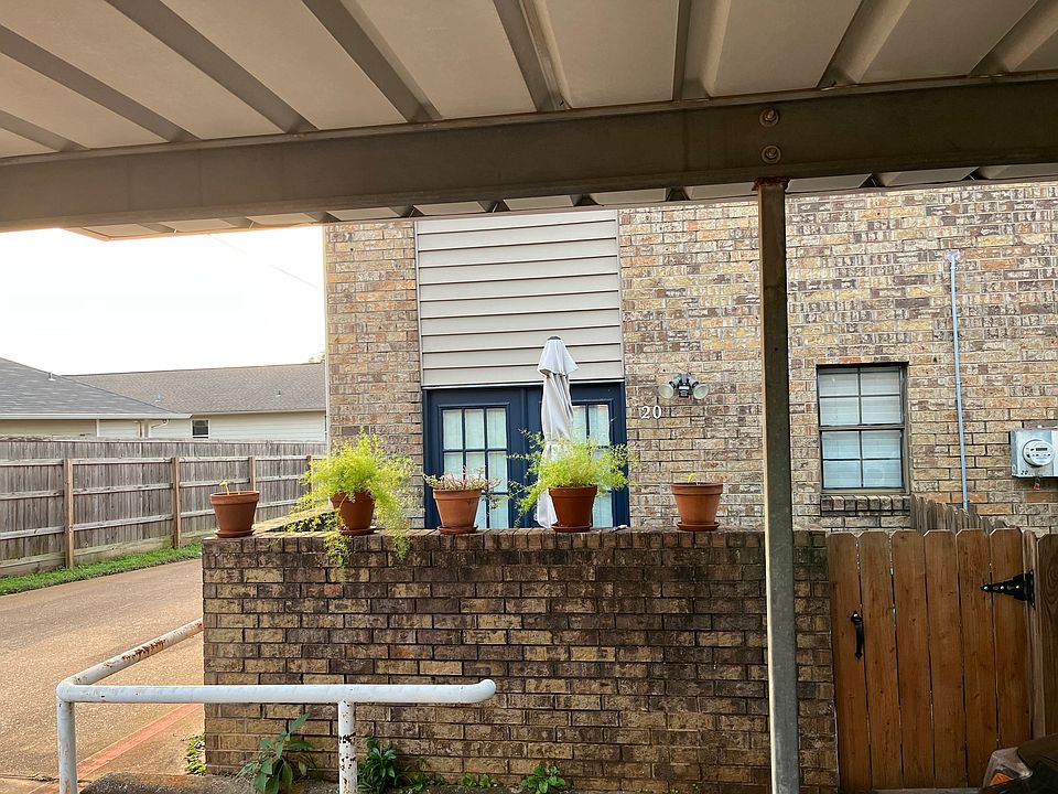 1st image of 3230 Pearl St APT 20