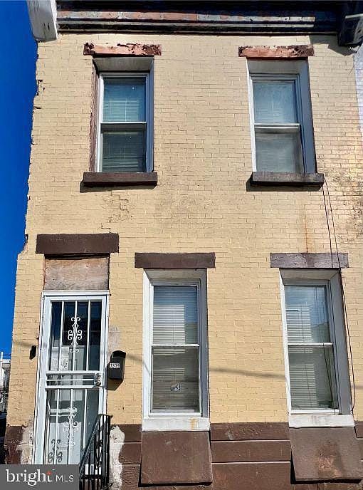 1st image of 1309 W Clementine St