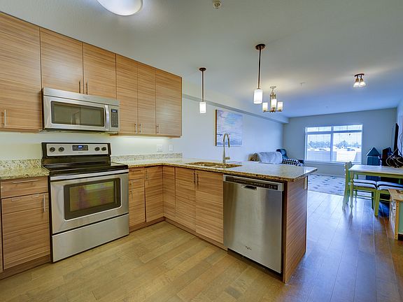 2nd image of 689 Tranquille Rd #324
