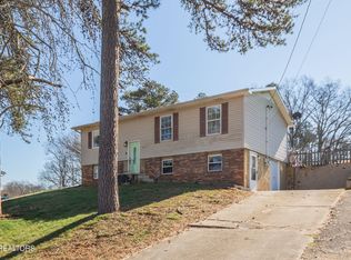 2607 Pinecrest Ln, Strawberry Plains, TN 37871