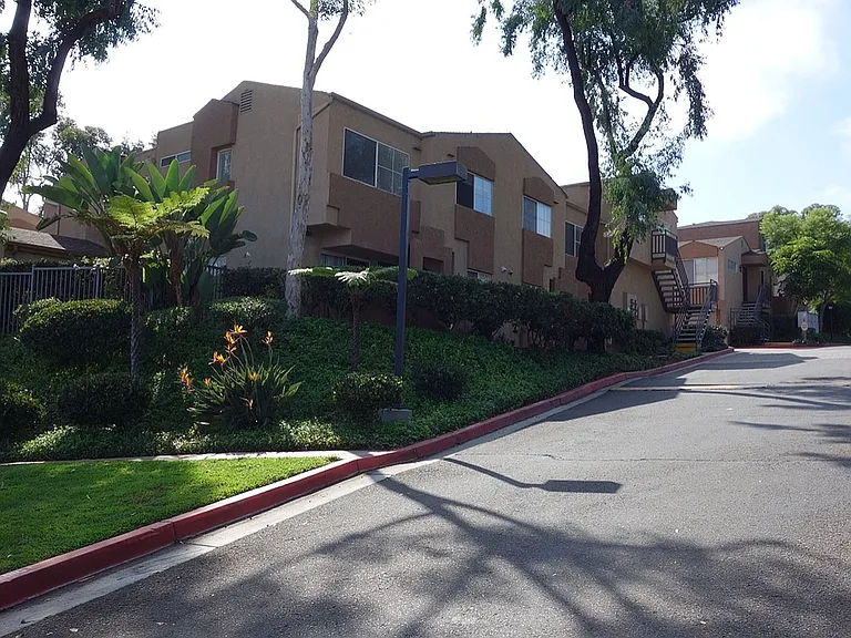 Elan Playa Mar Apartment Homes — Photo 11