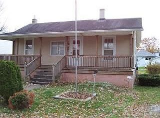1st image of 120 E Lincoln St