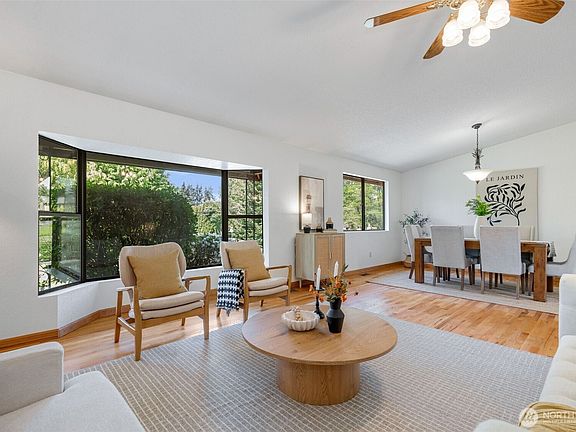 5th image of 20229 24th Avenue W