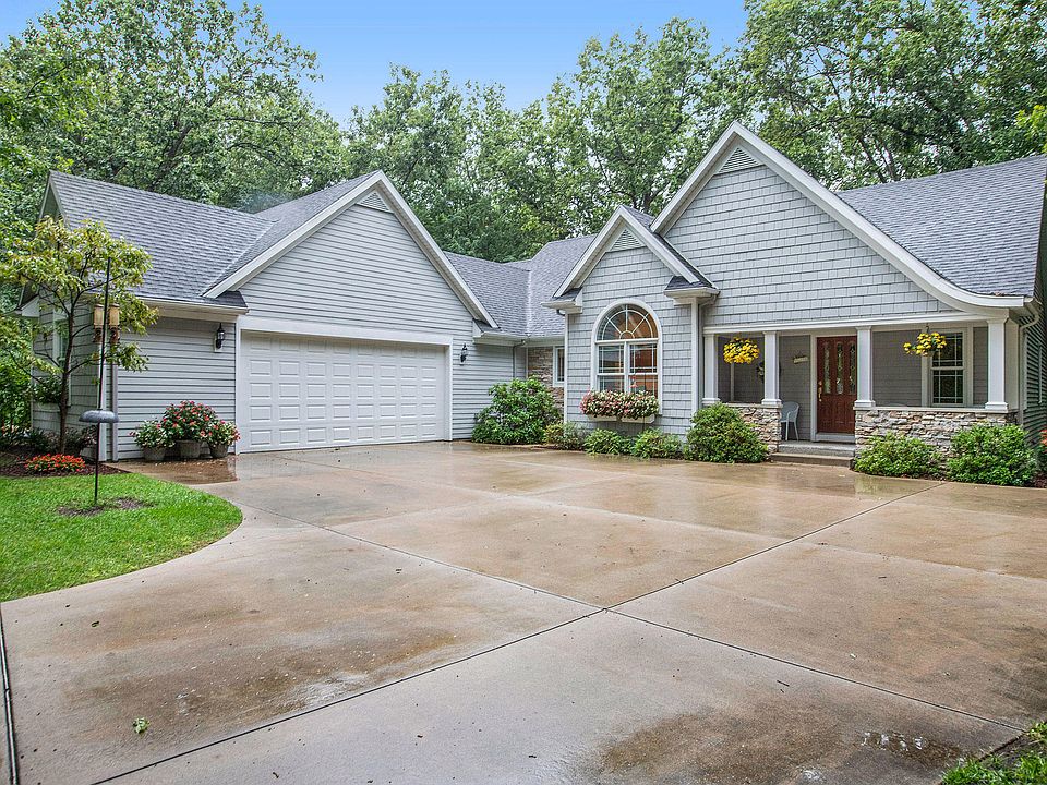 1st image of 4597 Highwood Cir