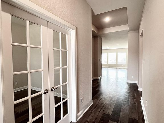3rd image of 1593 Kleberg Dr
