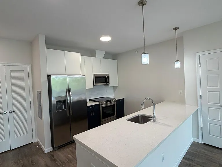 315 Lake St #202 — Photo 1