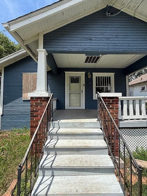 1st image of 917 W Chicago Street
