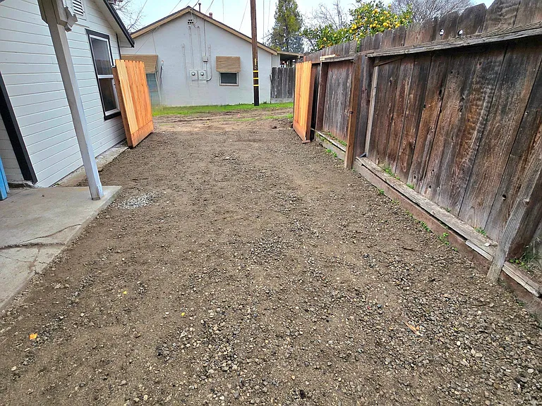 1541 Cedar Ave — Photo 9