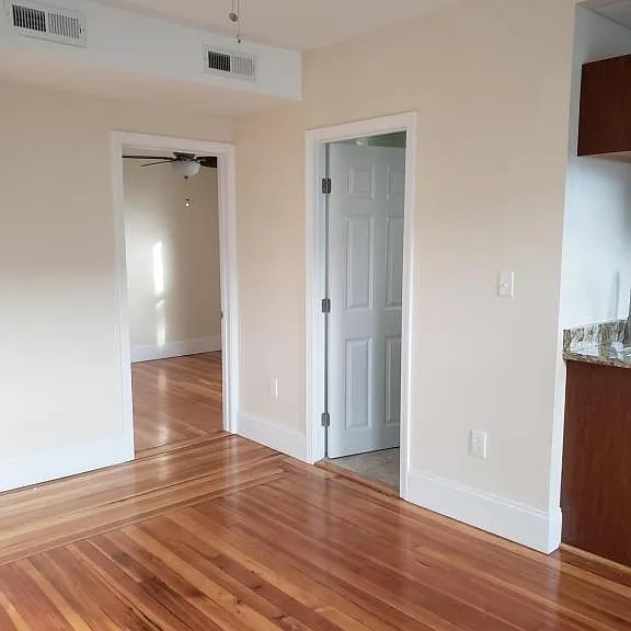 17 Emerson St — Photo 2