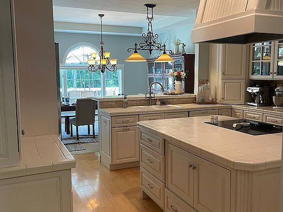 3rd image of 7875 N Wexford Ct