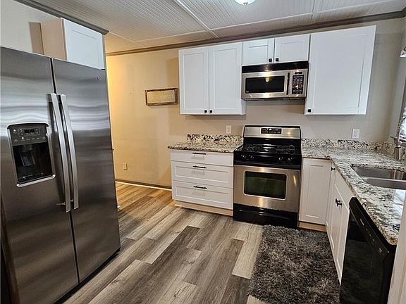 3rd image of 2123 Barbara Ln