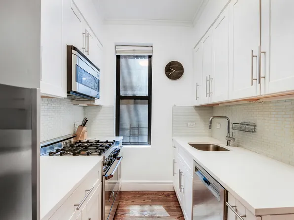 24-75 38th Street image 3 of 12