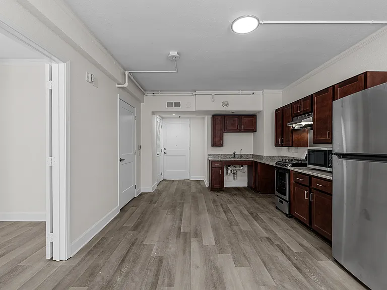 Fairmont Tower Apartments — Photo 24