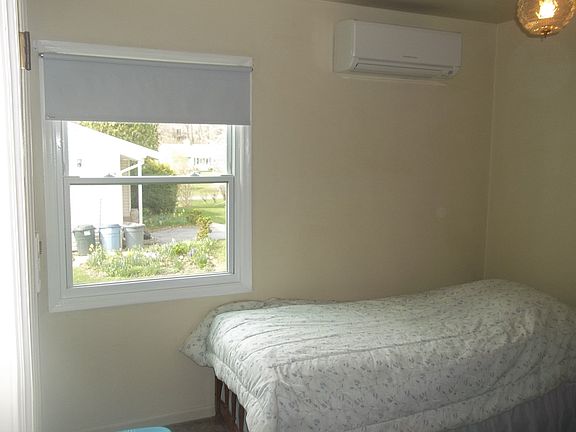 3rd image of 104 West Dr