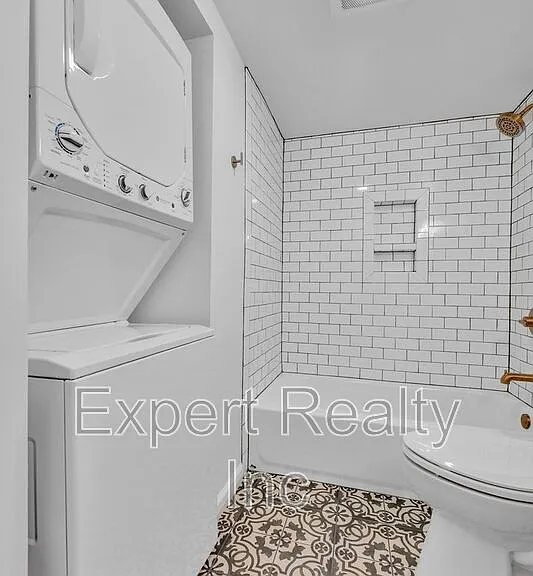 2076 Montreat Cir — Photo 21