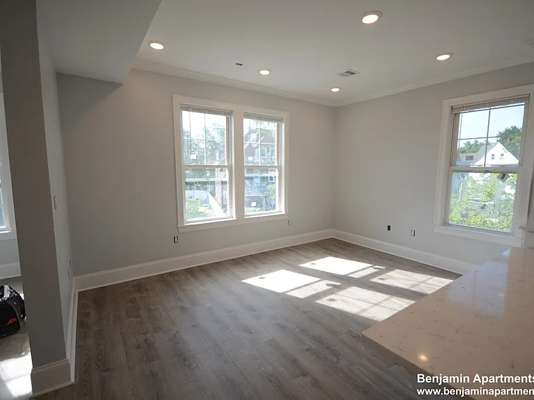 134 Franklin St #5 — Photo 3