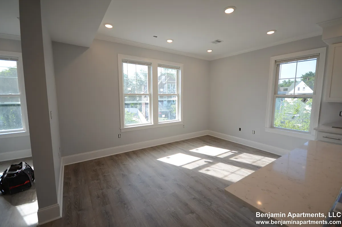 Building Photo - 134 Franklin St #4