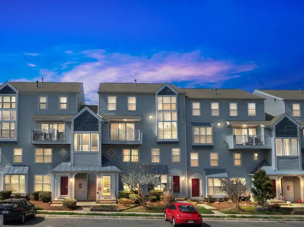 11722 Tolson Pl APT 304, Woodbridge, VA 22192