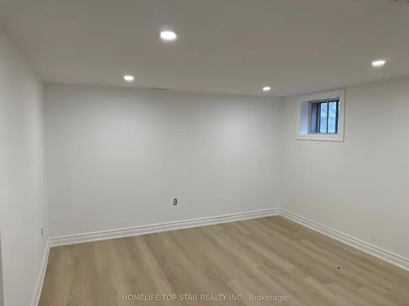 38 Cartier Cres, Richmond Hill, ON L4C 2N2