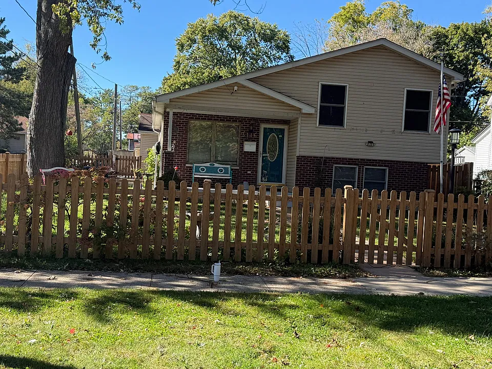 3116 Enoch Ave