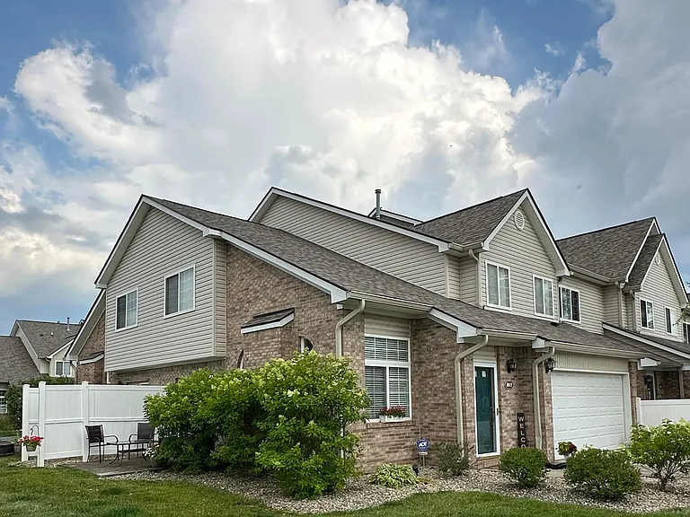 8015 Seabrook Dr — Photo 3