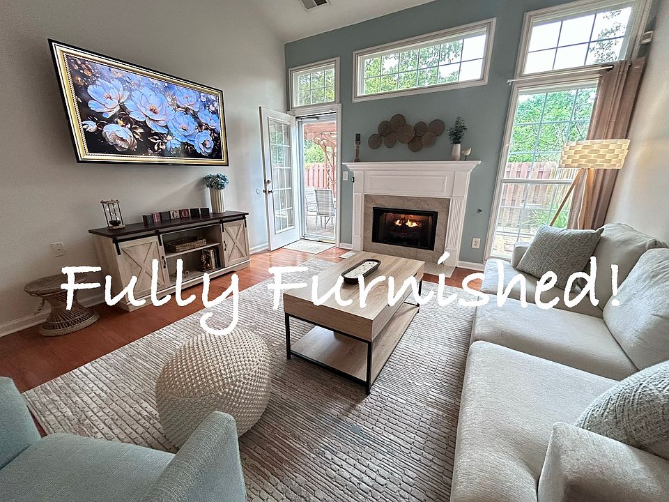 Fully furnished large townhome