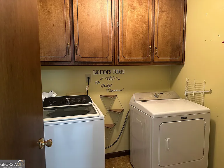 640 Hemphill Rd — Photo 10