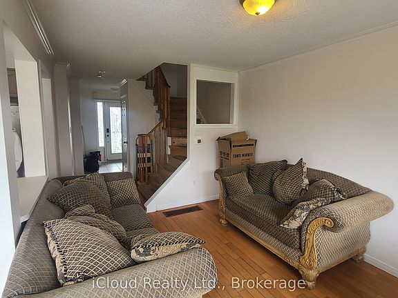 4th image of 126 Twin Pines Cres