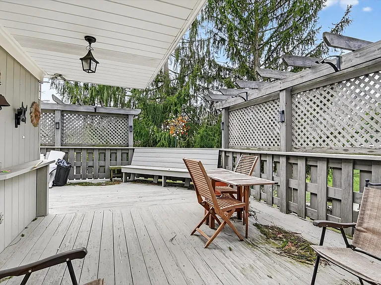 462 Greenhurst Dr — Photo 37