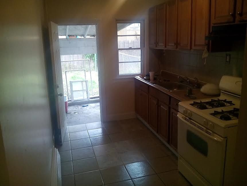2nd image of 844 Roebling Ave